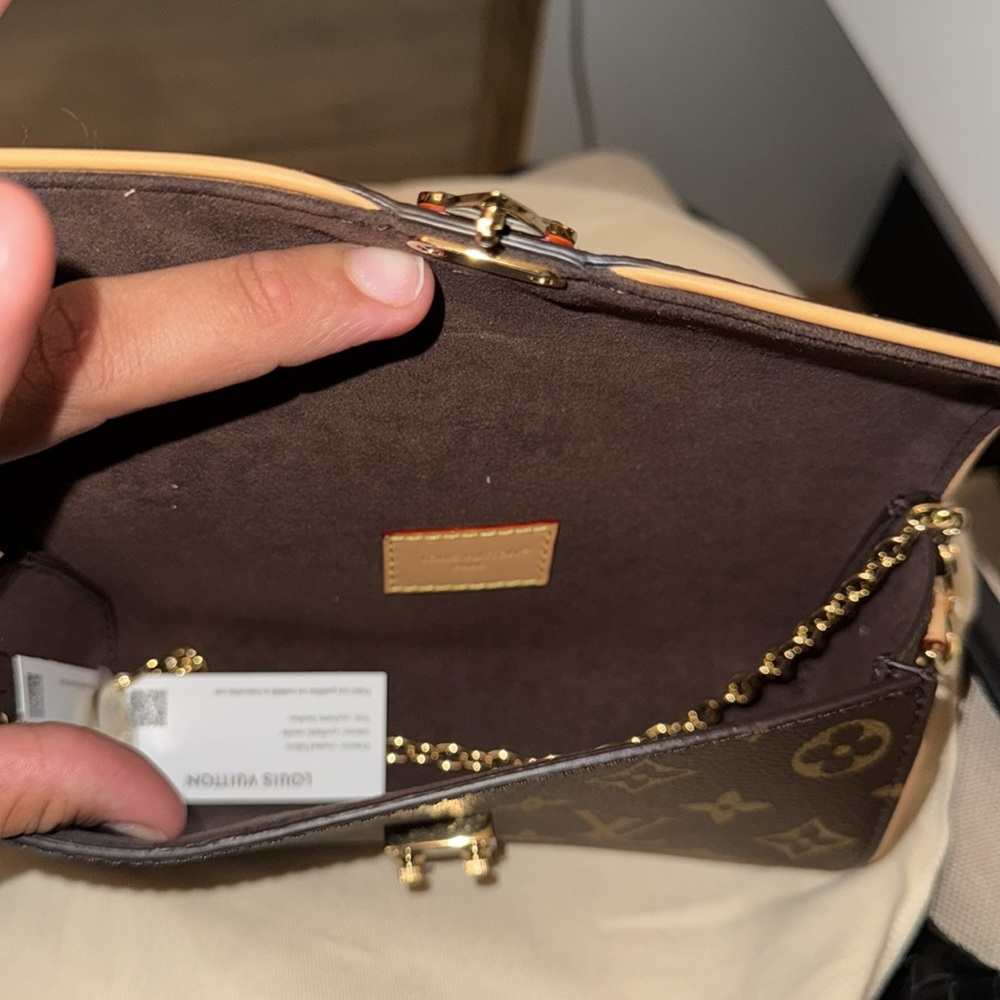 Louis Vuitton Monogram Pochette camille - Picture 12 of 15